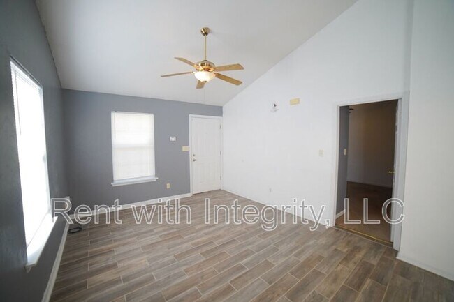 Building Photo - 6315 S Placid Pl