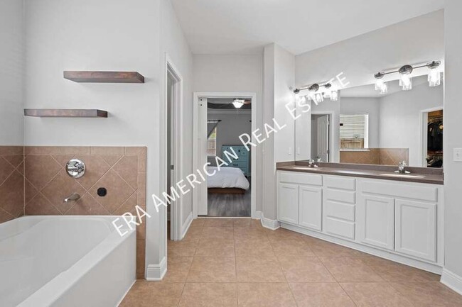 Building Photo - 321 Scotch Pine Ln