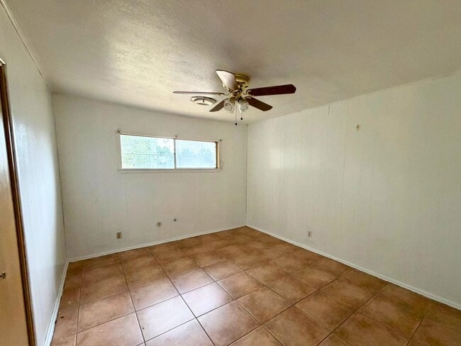 Building Photo - 1202 E San Carlos St