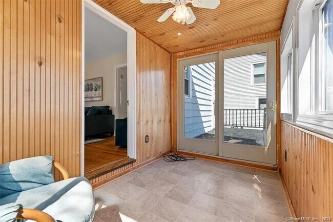 Building Photo - 21 Lilac Ave