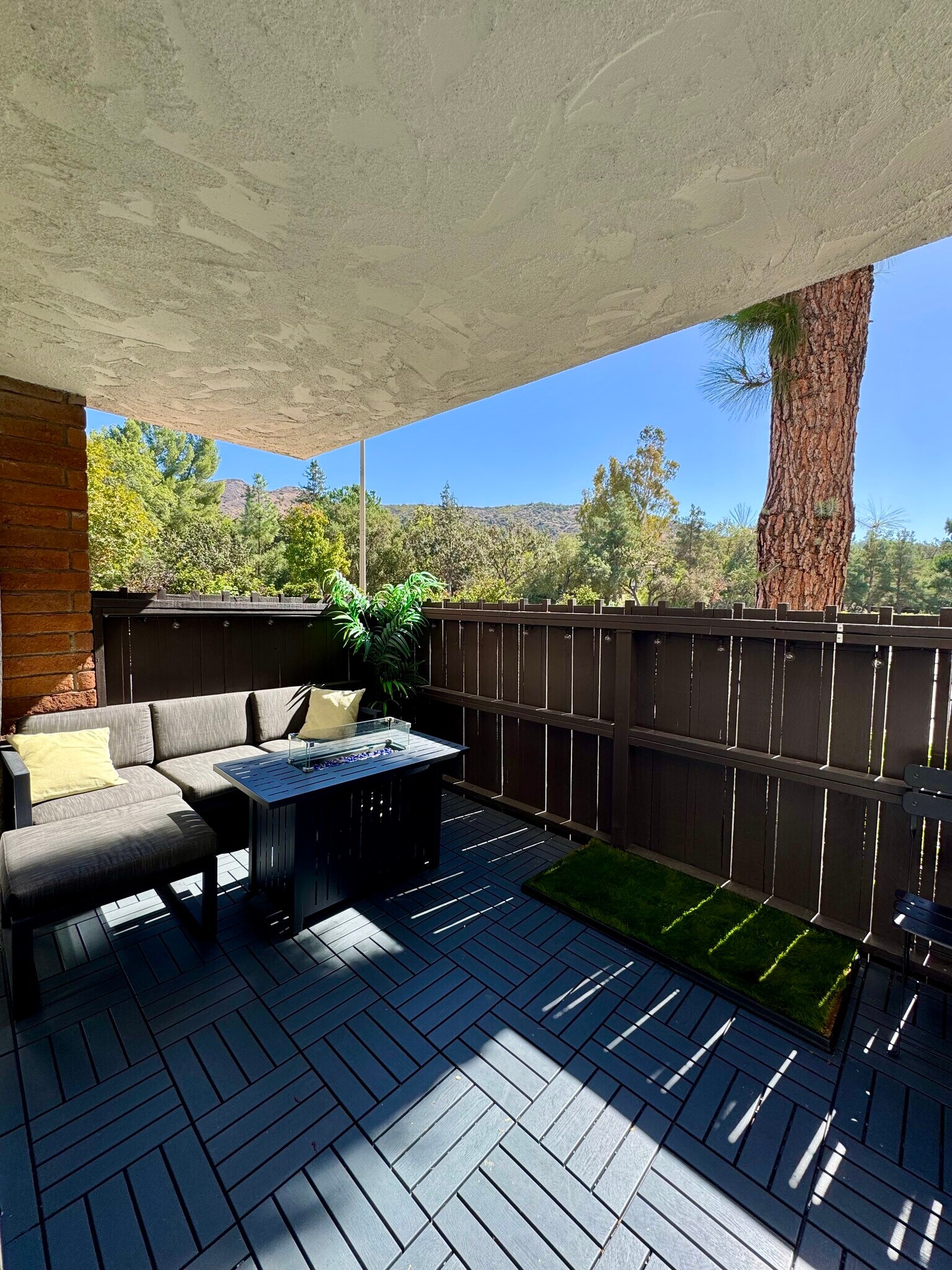 Building Photo - 31555 Lindero Canyon Rd