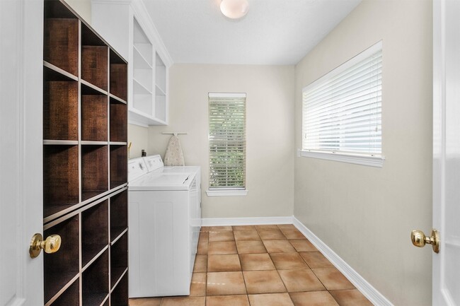 Building Photo - 5307 Summerland Ridge Ct