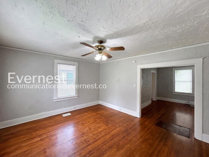 Building Photo - 2984 Waverly Ave