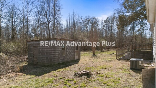 Building Photo - 3-Bedroom Home Convenient to Farmville and Hampden Sydney!