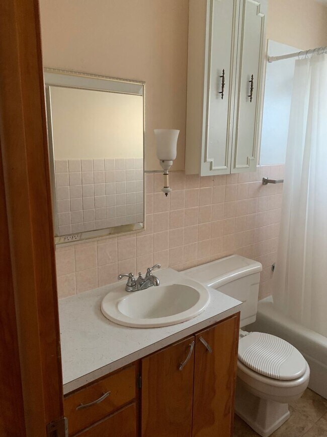 Building Photo - 601/603 9th St NW