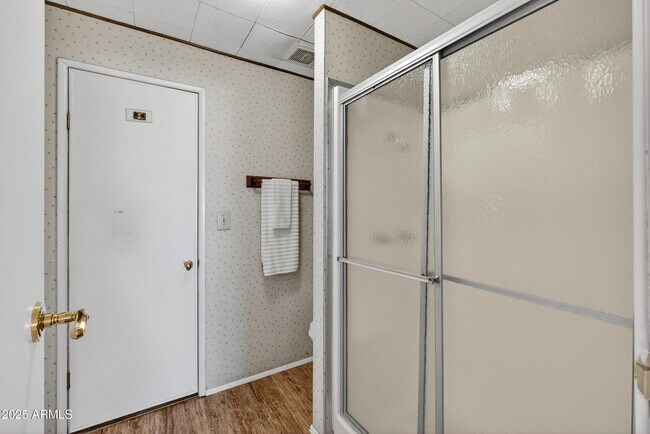 Building Photo - 5807 E Leonora St