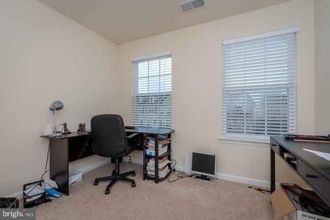 Building Photo - 7349 Mockingbird Cir