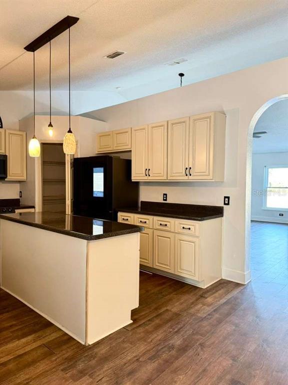 Building Photo - 7132 Landmark Dr