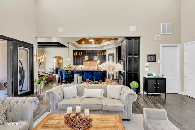 Building Photo - 14812 Long Shadow Ave