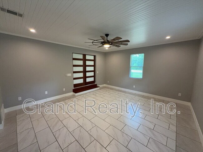Building Photo - 6709 US-90