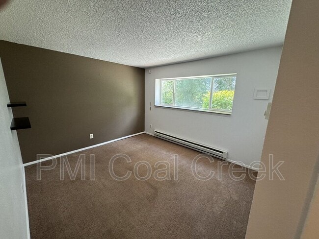 Building Photo - 104 Judson St