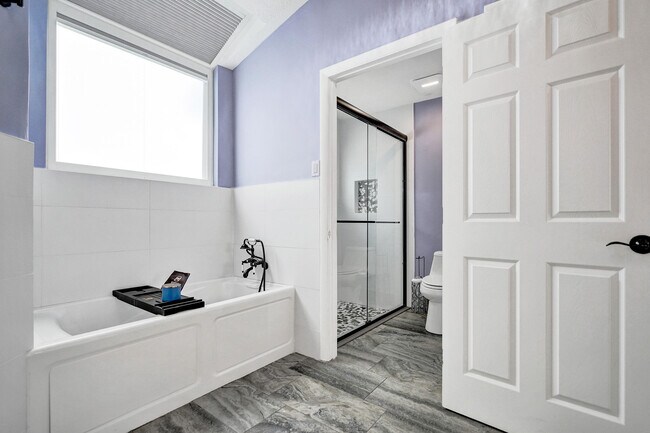 Building Photo - 8062 Cassia Dr