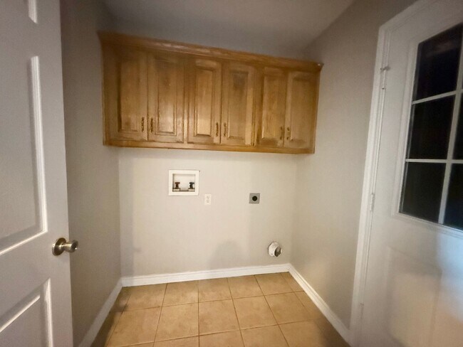Building Photo - 10698 CR 127