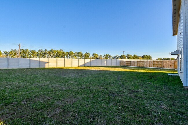 Building Photo - 18987 Panzini Dr