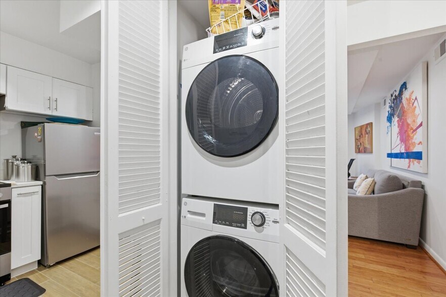 Building Photo - 2141 Wisconsin Ave NW