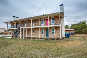 Building Photo - 3825 Camelot St