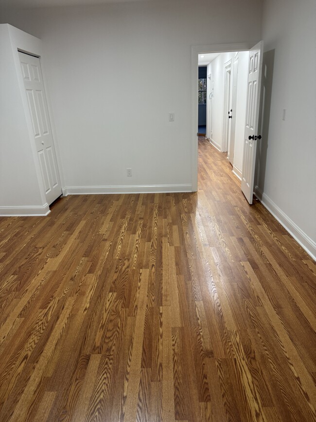 Building Photo - 139 S 12th Ave