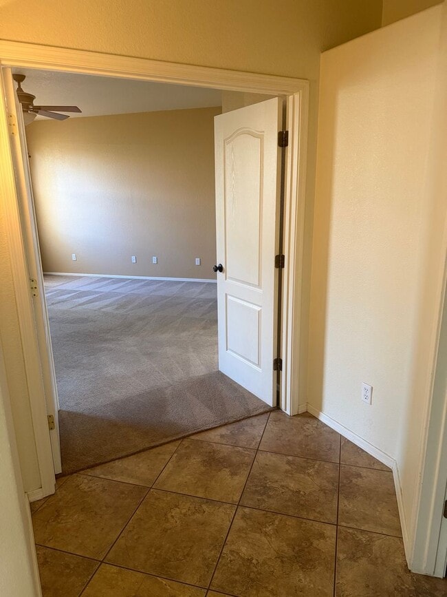 Building Photo - Great Location on Cul de Sac Lot