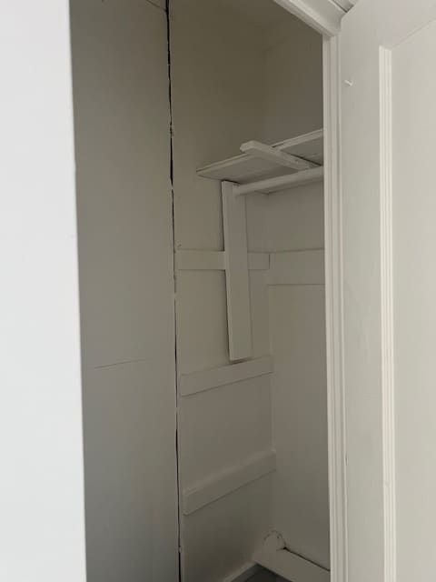 Building Photo - 231 NE 56th St