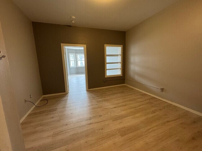 Building Photo - 23 Main St