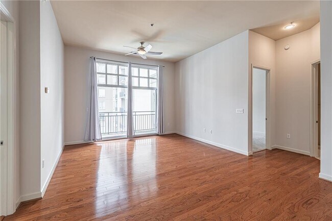 Building Photo - 711 Cosmopolitan Dr NE