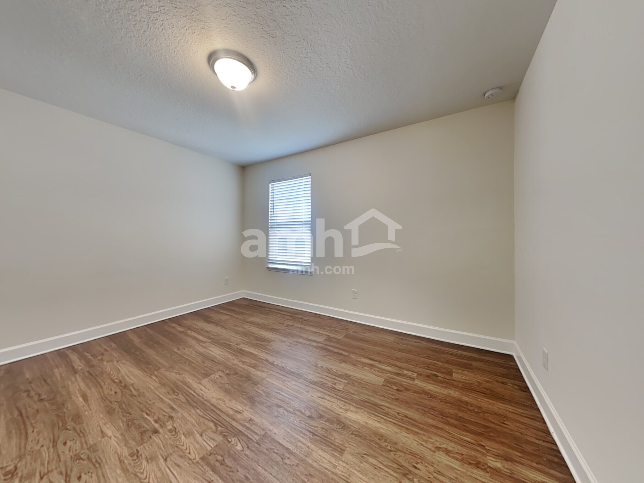 Building Photo - 8498 Highfield Ave