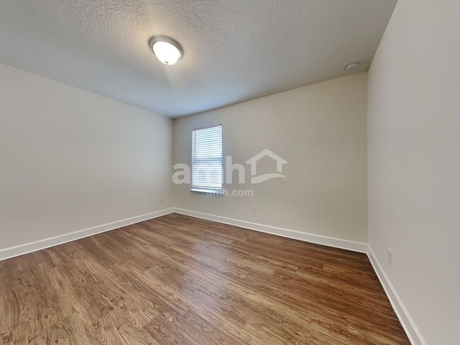 Building Photo - 8498 Highfield Ave