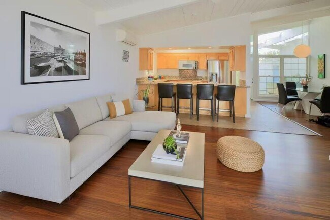 Building Photo - 1351 Egret Dr