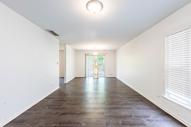 Building Photo - 2722 Larkspur Ln