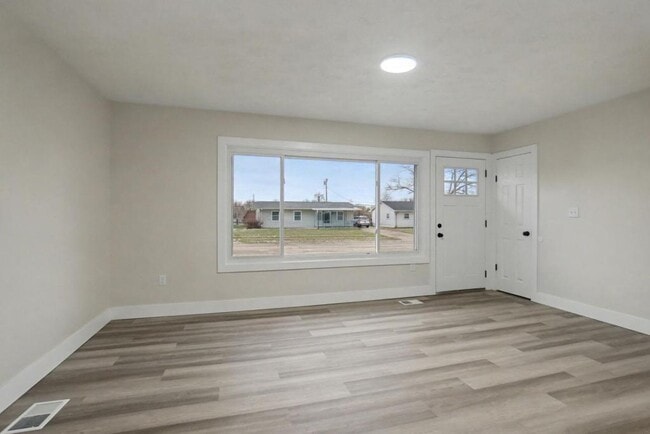 Building Photo - 5713 Mayville Dr