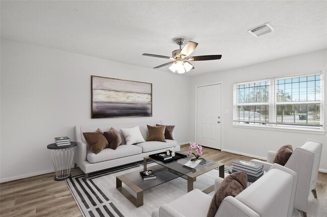 Primary Photo - 10602 Rosehaven Dr