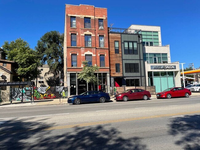 Primary Photo - 1418 W Division St