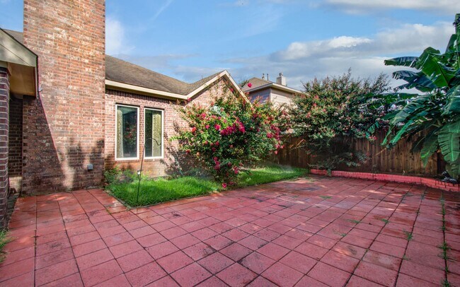 Building Photo - 5623 Maverick Bend Lane