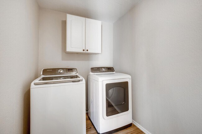 Building Photo - Location, Location, Location! Updated one story home with charm and modern conveniences
