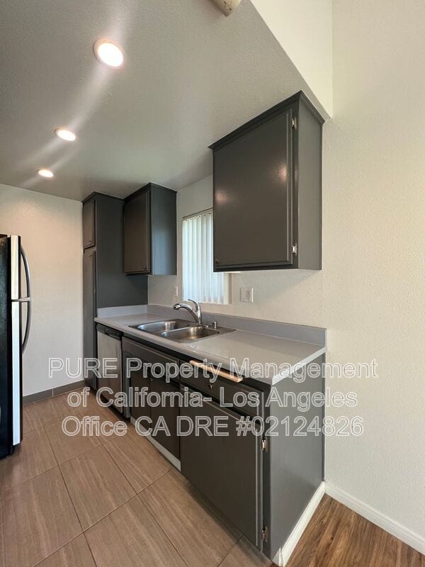 Building Photo - 11905 Avon Way