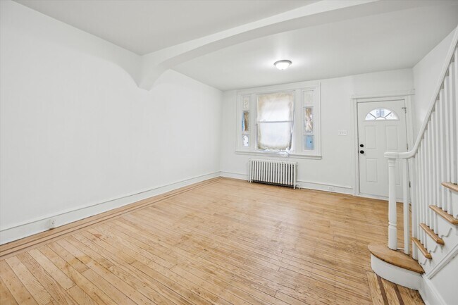Building Photo - 3833 Pennsgrove St
