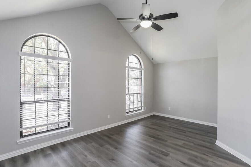 Building Photo - 6936 Bentley Ave