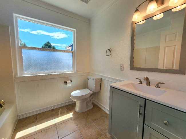 Building Photo - 2202 Cowhand Pl