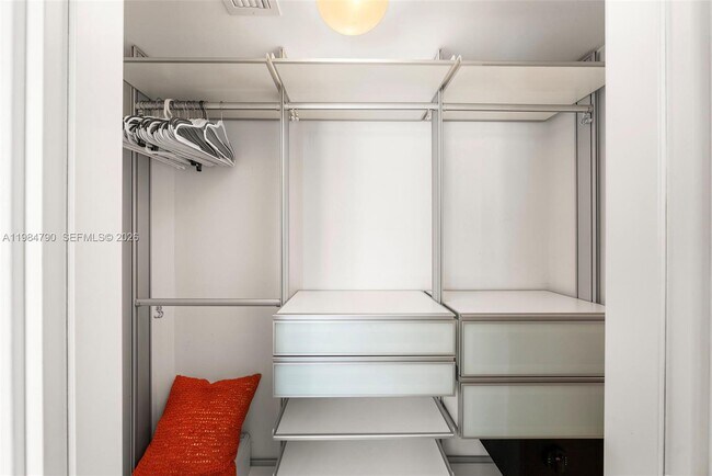 Building Photo - 450 Alton Rd