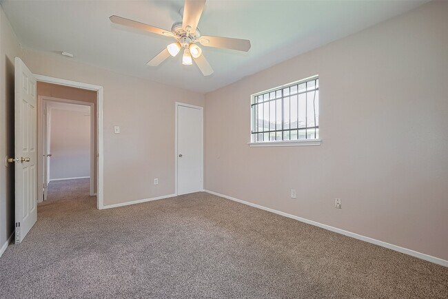 Building Photo - 3619 Kilkenny Dr