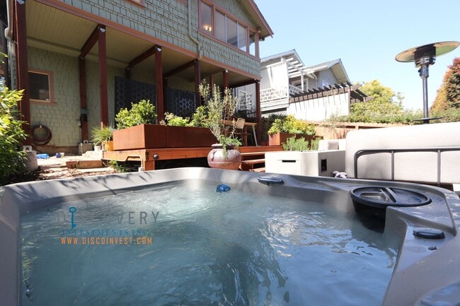 Building Photo - Glenview Craftsman Home with Exquisite Yard