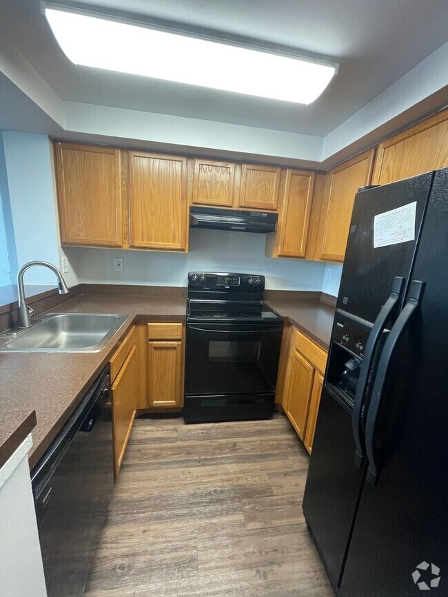 Building Photo - ONE BEDROOM ONE BATHROOM! WATERFRONT COMMU...