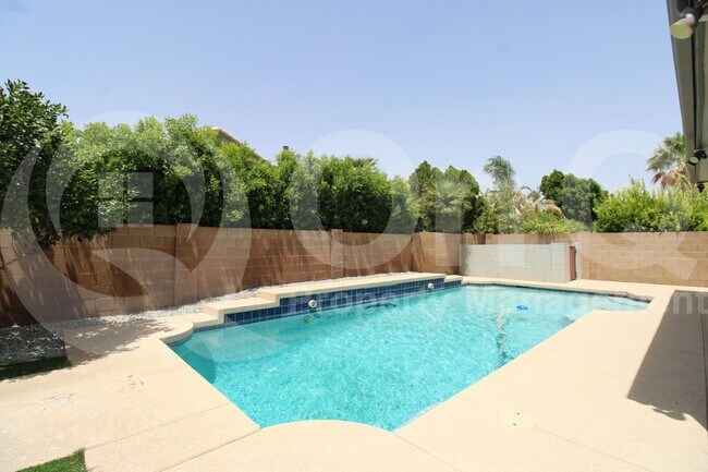 Building Photo - 1916 W Pinon Ct