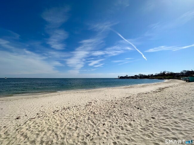 Building Photo - 40 Parkway S