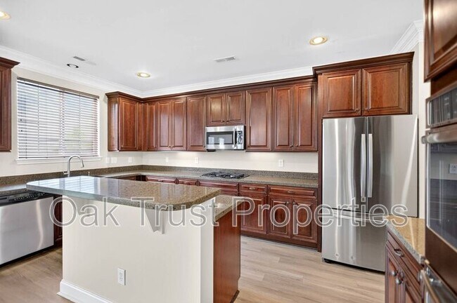 Building Photo - 7018 Bellflower Ln