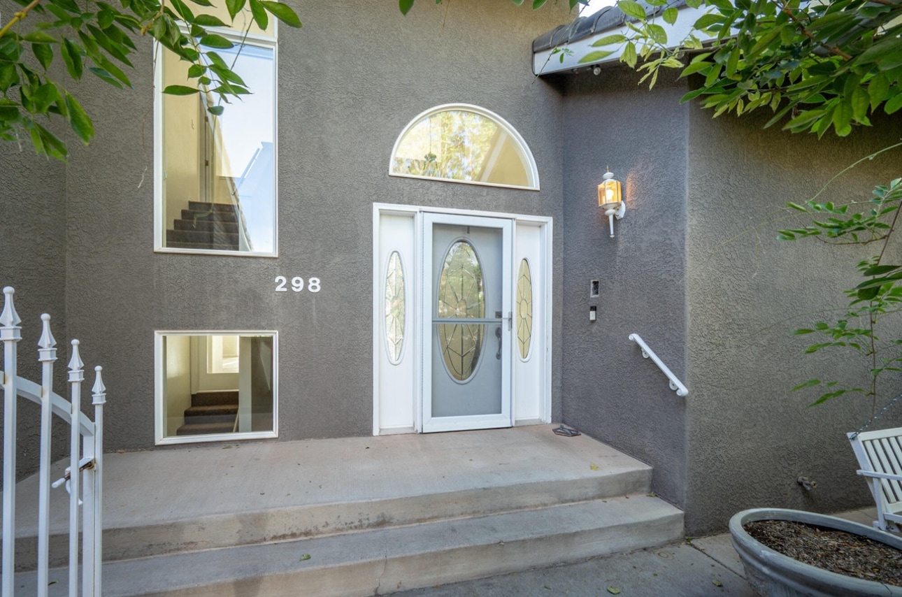 Building Photo - 298 S Staci Ct