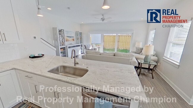 Building Photo - Newly Constructed Luxury Townhomes in Porters Neck