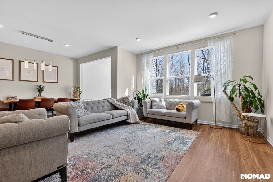 Building Photo - 5899 Whispering Springs Dr