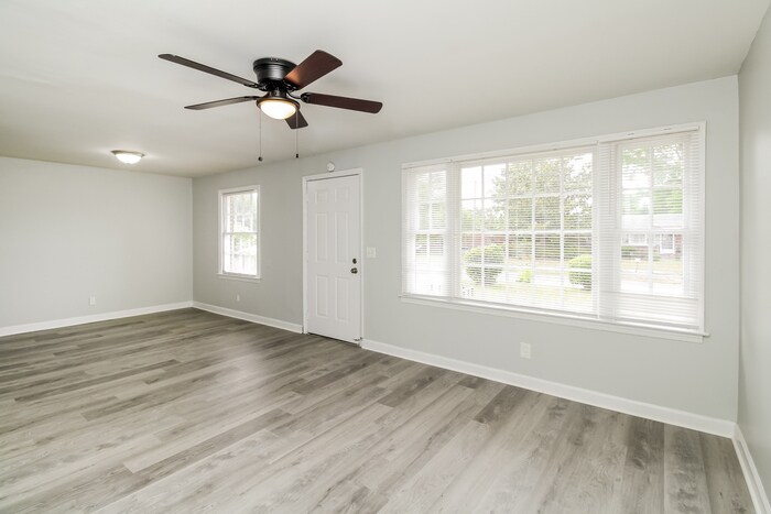 Building Photo - 1513 Omega Dr
