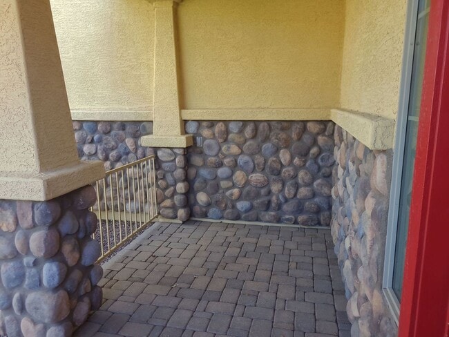 Building Photo - Ideal Living in Highland Groves: Stunning Cul-de-Sac Home with Builder Upgrades, Open Floor Plan,...